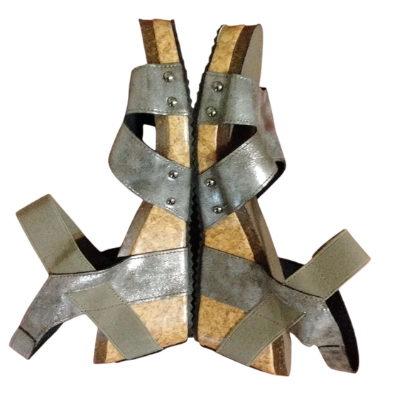 Jolimail Genuine Leather Metallic Strappy Silver Sandal Size 8 - Picture 4 of 10